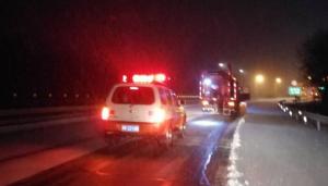 河南迎來2018年第一場雪 高遠(yuǎn)日常養(yǎng)護(hù)項(xiàng)目部開啟除雪模式戰(zhàn)冰雪